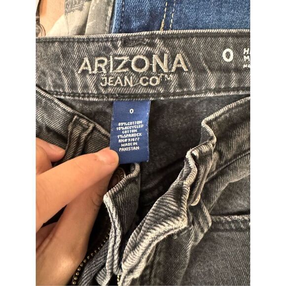 Arizona jeans Company HIGHEST-RISE MOM JEANS size 0 - Picture 3 of 11